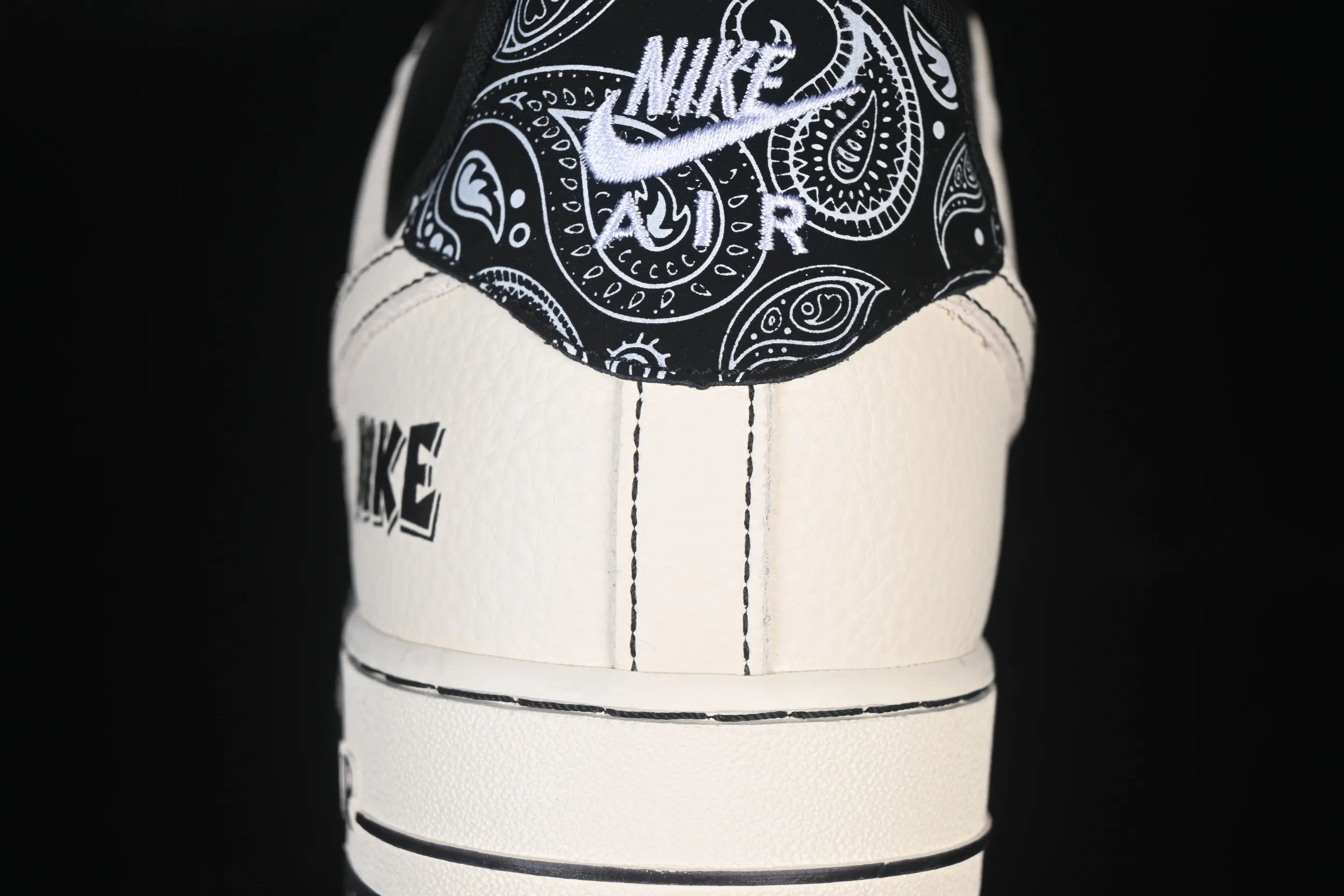 All Categories Nk Air Force 1 Air Force Series Nk Air Force 1 Low Air Force Low Nike Air Force 1'07 Low Cashew Flower Classic White and Black Air Force One Low Casual Shoes ZD1988-005